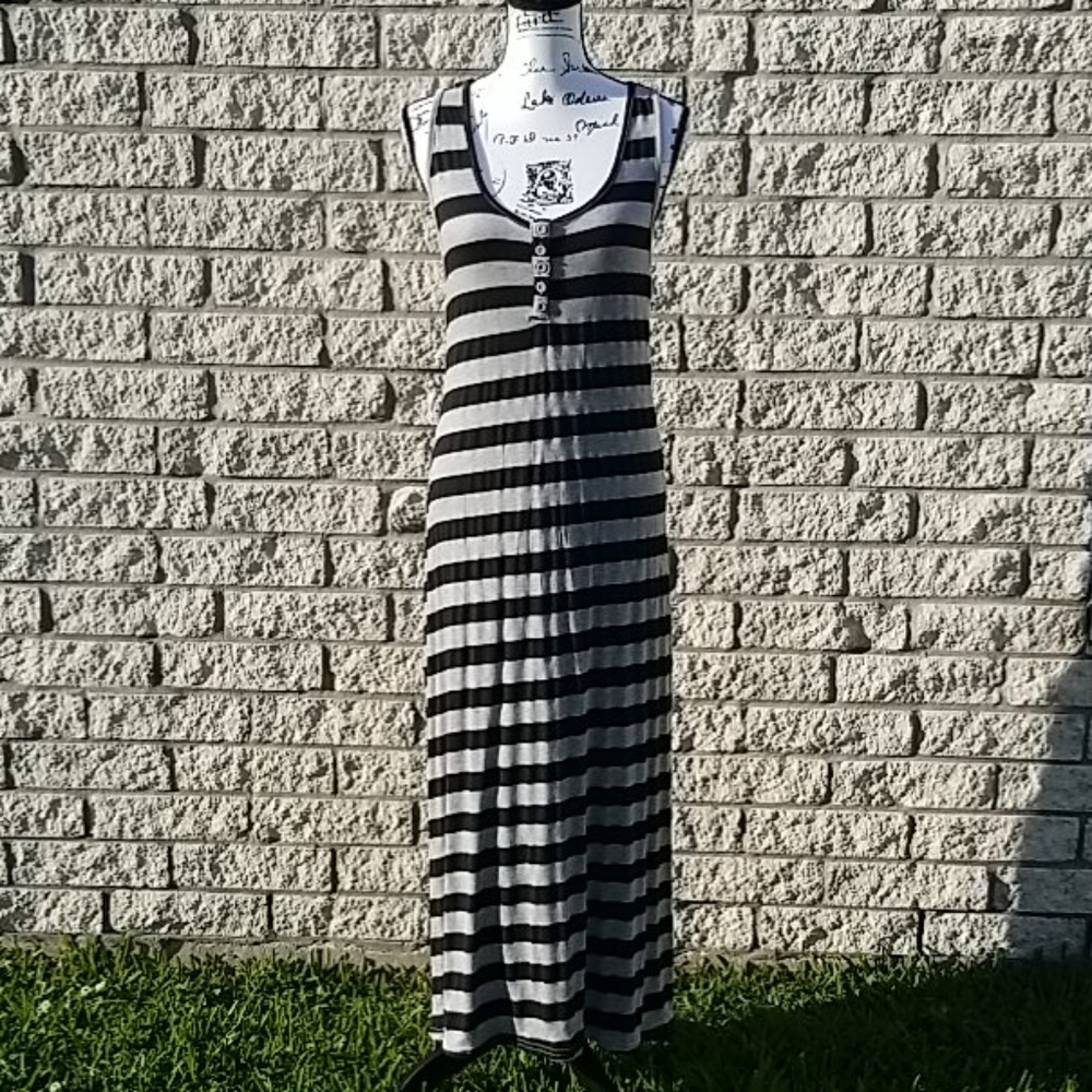 Chesley Black/Gray Stripped Maxi Dress